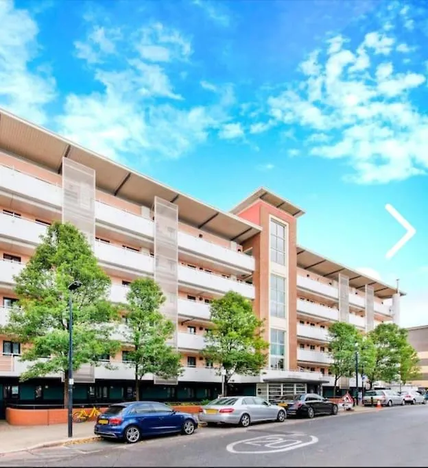 Bright, Nice Interior, Close To The City, 2 Bedroom Apartment Londres