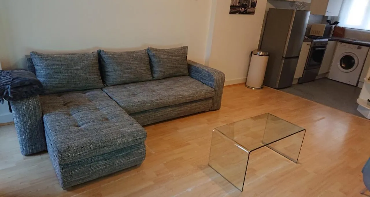 Bright, Nice Interior, Close To The City, 2 Bedroom Apartment Londres