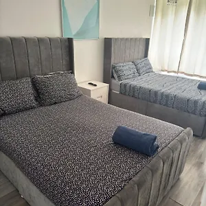  Apartment New! Xtra Large 4 Bedroom Up To 12 Guests