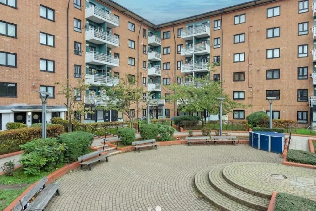 Bright, Nice Interior, Close To The City, 2 Bedroom Apartment London 0*,