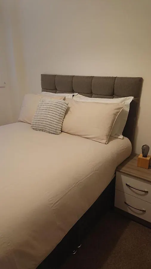 Bright, Nice Interior, Close To The City, 2 Bedroom Apartment London
